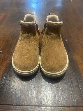 UGG Kids Chestnut Suede Zip-Back Boots
